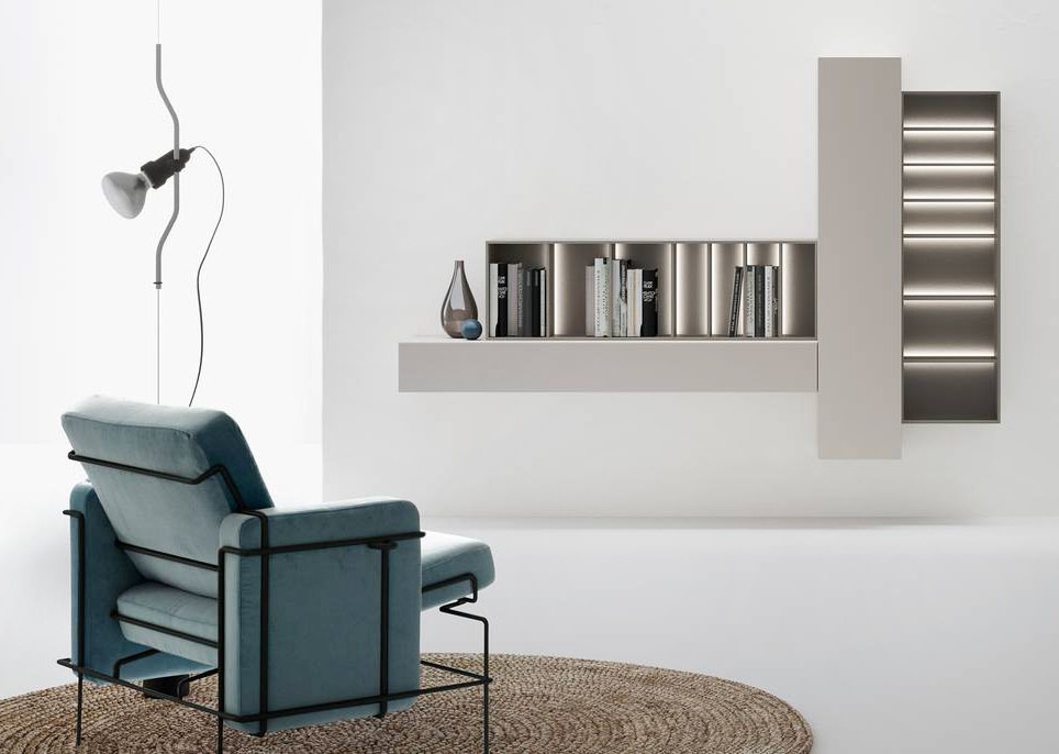 Una serie di vani aperti e di volumi chiusi per il mobile sospeso Wallover di Caccaro in laccato opaco rugiada e fumo. I divisori permettono di creare vani di altezze diverse, per soddisfare ogni esigenza di contenimento. Misura L 216 x P 35,5 x H 144 cm. Prezzo 3.870 euro + IVA. https://www.caccaro.com Una serie di vani aperti e di volumi chiusi per il mobile sospeso Wallover di Caccaro in laccato opaco rugiada e fumo. I divisori permettono di creare vani di altezze diverse, per soddisfare ogni esigenza di contenimento. Misura L 216 x P 35,5 x H 144 cm. Prezzo 3.870 euro + IVA. https://www.caccaro.com