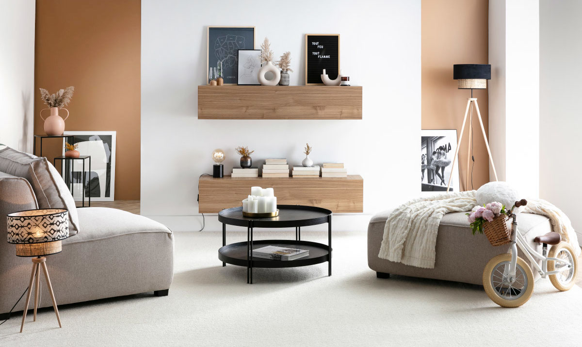 Il modulo orizzontale sospeso Eternel di Miliboo è dotato di un'anta a ribalta e può essere posizionato a parete da solo o con altri per dare vita ad una composizione “su misura”. Può essere usato per lo schermo TV o per esporre quadri e oggetti in appoggio. È realizzato con pannelli di fibre di legno con venatura a vista. Misura L 137,5 x P 29,5 x H 28 cm. Prezzo 249,99 euro. https://www.miliboo.it Il modulo orizzontale sospeso Eternel di Miliboo è dotato di un'anta a ribalta e può essere posizionato a parete da solo o con altri per dare vita ad una composizione “su misura”. Può essere usato per lo schermo TV o per esporre quadri e oggetti in appoggio. È realizzato con pannelli di fibre di legno con venatura a vista. Misura L 137,5 x P 29,5 x H 28 cm. Prezzo 249,99 euro. https://www.miliboo.it