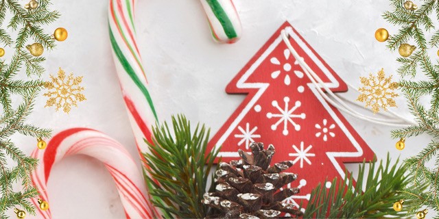 Nel capoluogo toscano il Natale prende vita in Piazza Santa Croce, dove ogni anno si tiene il Mercatino di Natale Weihnachtsmarkt, il tradizionale mercatino di ispirazione tedesca. Le oltre 50 casette di legno addobbate, i profumi di bretzel e vin brulé, e la facciata illuminata della basilica creano un’atmosfera estremamente suggestiva. Tra decorazioni, artigianato e gastronomia europea, Firenze diventa un piccolo villaggio del Nord nel cuore della Toscana da sabato 15 novembre al 21 dicembre 2025. Nel capoluogo toscano il Natale prende vita in Piazza Santa Croce, dove ogni anno si tiene il Mercatino di Natale Weihnachtsmarkt, il tradizionale mercatino di ispirazione tedesca. Le oltre 50 casette di legno addobbate, i profumi di bretzel e vin brulé, e la facciata illuminata della basilica creano un’atmosfera estremamente suggestiva. Tra decorazioni, artigianato e gastronomia europea, Firenze diventa un piccolo villaggio del Nord nel cuore della Toscana da sabato 15 novembre al 21 dicembre 2025.