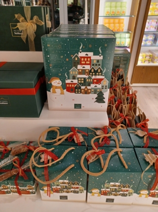 Calendario dell’Avvento Pompadour con thé e tisante Calendario dell’Avvento Pompadour con thé e tisante