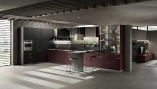 Cucina Mia di Scavolini in una elegante tonalità Burgundy Cucina Mia di Scavolini in una elegante tonalità Burgundy