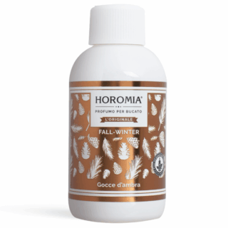 Pensata per la stagione invernale, Gocce d’ambra è un profuma biancheria dal carattere ambrato e gourmand. Vanta un accordo di agrumi canditi, miele e patchouli, impreziositi da gocce d'ambra, si evolve in un fondo legnoso e balsamico con legno di sandalo e fava tonka.
https://www.horomia.it/ Pensata per la stagione invernale, Gocce d’ambra è un profuma biancheria dal carattere ambrato e gourmand. Vanta un accordo di agrumi canditi, miele e patchouli, impreziositi da gocce d'ambra, si evolve in un fondo legnoso e balsamico con legno di sandalo e fava tonka.
https://www.horomia.it/