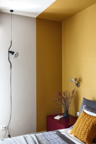 Lampada Tolomeo di Artemide e lampada Parentesi di Flos