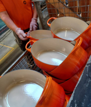 Le Creuset lavorazione Le Creuset lavorazione