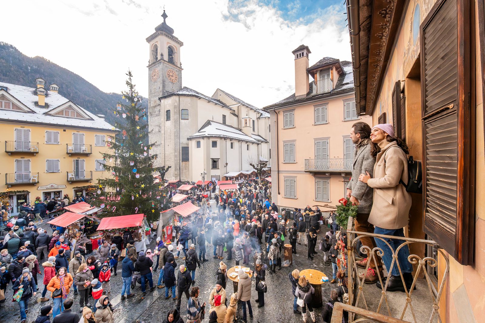Il mercatino di Natale di Santa Maria Maggiore è uno dei più grandi d’Europa, con oltre 200 espositori selezionati che propongono artigianato e prodotti vari rigorosamente handmade nella magica atmosfera del bellissimo borgo della Valle Vigezzo. Dal 5 al 7 dicembre 2025. https://www.eventivalsesia.info/notizie-dal-territorio/mercatini-di-natale-2025-in-valsesia-e-dintorni/ Il mercatino di Natale di Santa Maria Maggiore è uno dei più grandi d’Europa, con oltre 200 espositori selezionati che propongono artigianato e prodotti vari rigorosamente handmade nella magica atmosfera del bellissimo borgo della Valle Vigezzo. Dal 5 al 7 dicembre 2025. https://www.eventivalsesia.info/notizie-dal-territorio/mercatini-di-natale-2025-in-valsesia-e-dintorni/
