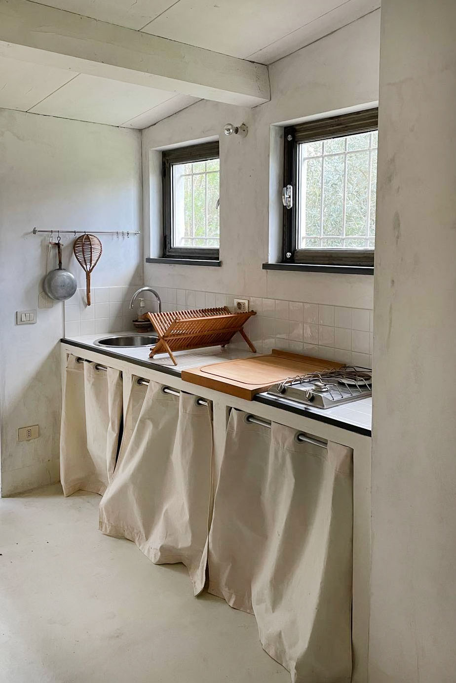 Mini. Cucina di campagna con 2 fuochi a gas