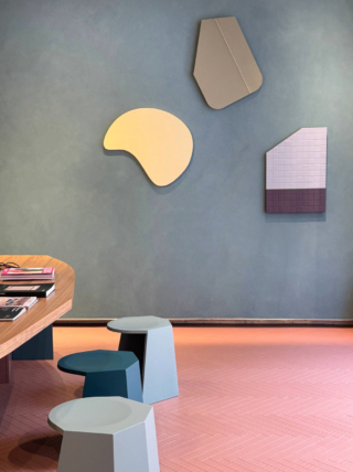 Parquet a spina piccola con resina colorata