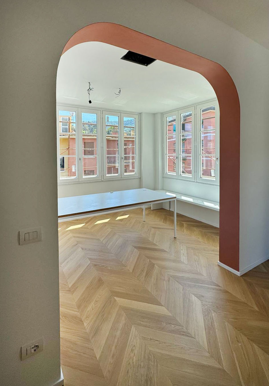 Spina francese che entra nel bow window