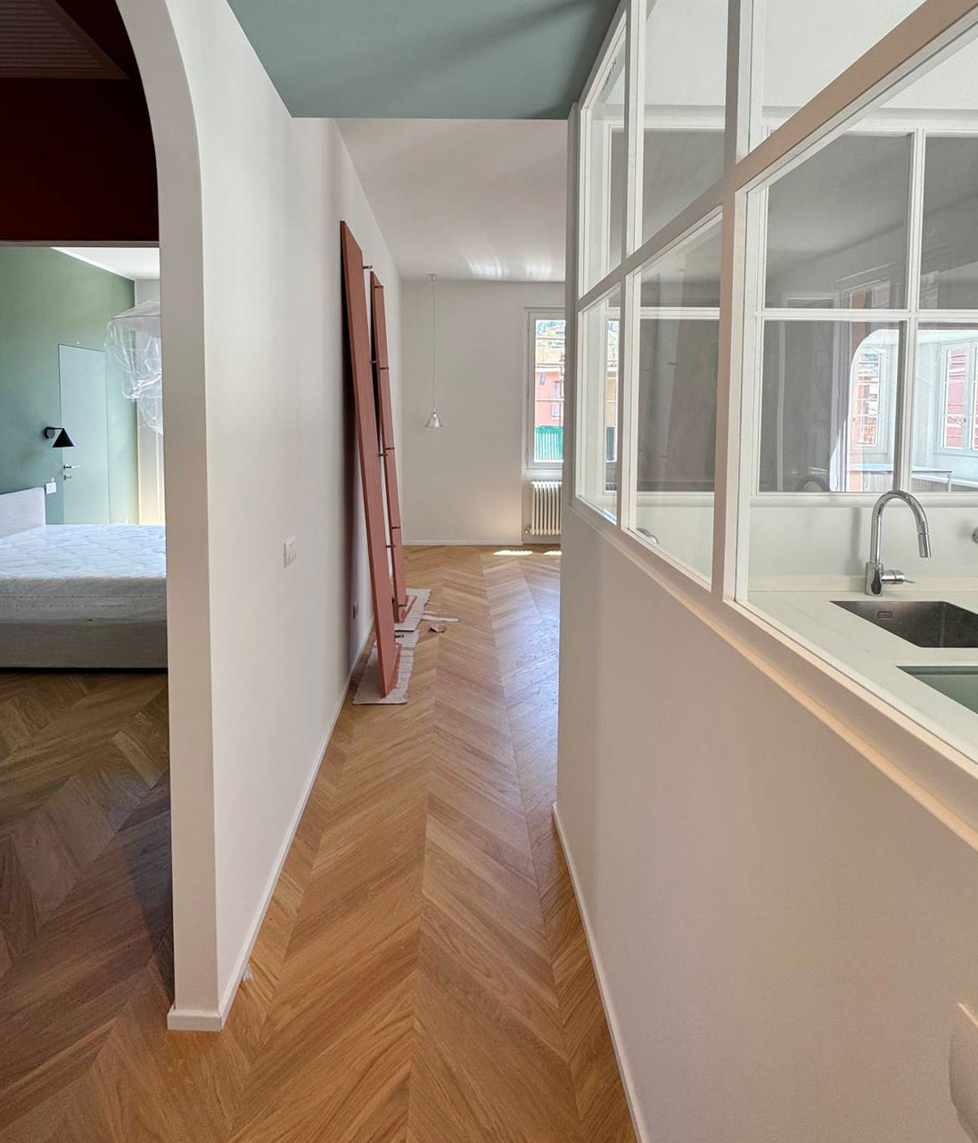 Spina francese-corridoio che entra in sala e in camera