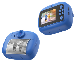 Dotata di fotocamera anteriore e posteriore, Kidscamprint di Celly permette ai più piccoli di immortalare ogni momento e stampare gli scatti preferiti grazie alla stampa termica in bianco e nero senza inchiostro, oppure di rivedere le istantanee catturate sullo schermo a colori da due pollici. Offre la possibilità di salvare anche i video più pesanti, grazie allo slot per schede SD fino a 32 GB, ed è dotata di porta USB-C per la ricarica, oltre che di giochi e lettore musicale. È disponibile nelle colorazioni blu e lilla. Prezzo 49,99 euro. www.celly.com/it