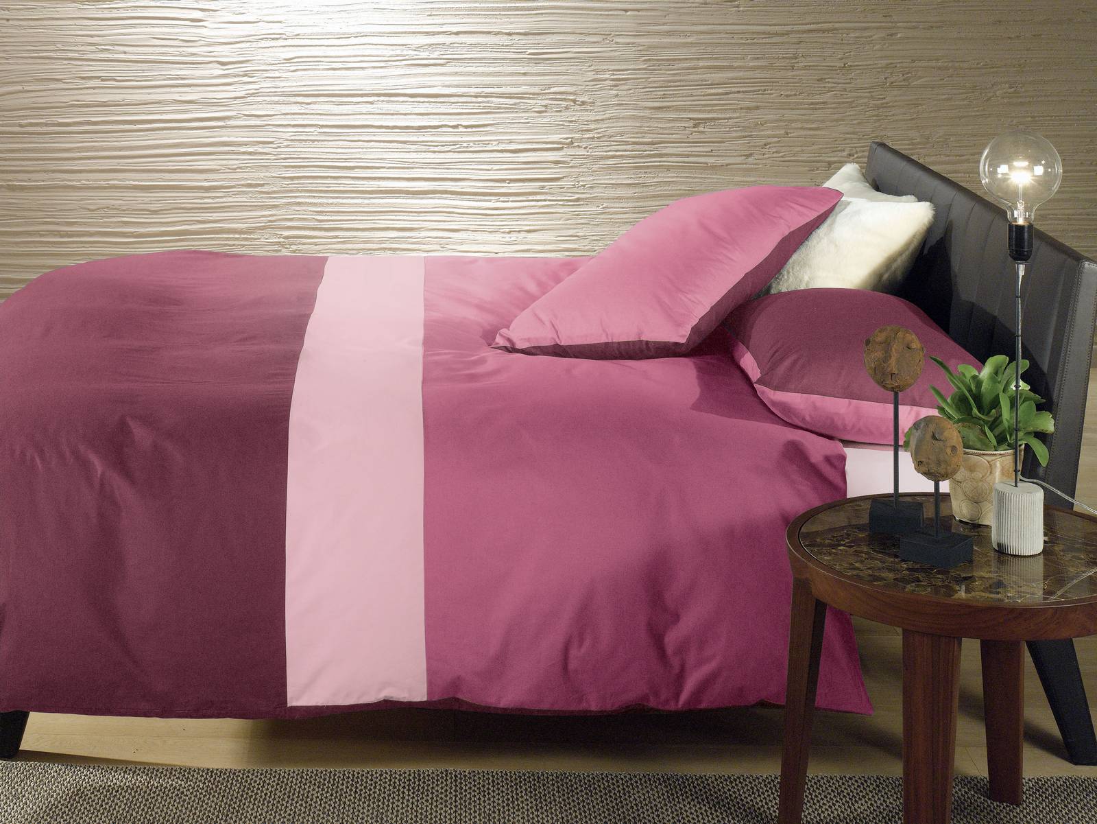 Copripiumino City di Caleffi in tre fasce di colore tinta unita, di cui una Burgundy Copripiumino City di Caleffi in tre fasce di colore tinta unita, di cui una Burgundy