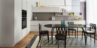 Una casa d’epoca modernissima con un corridoio valorizzato (che non si poteva eliminare)