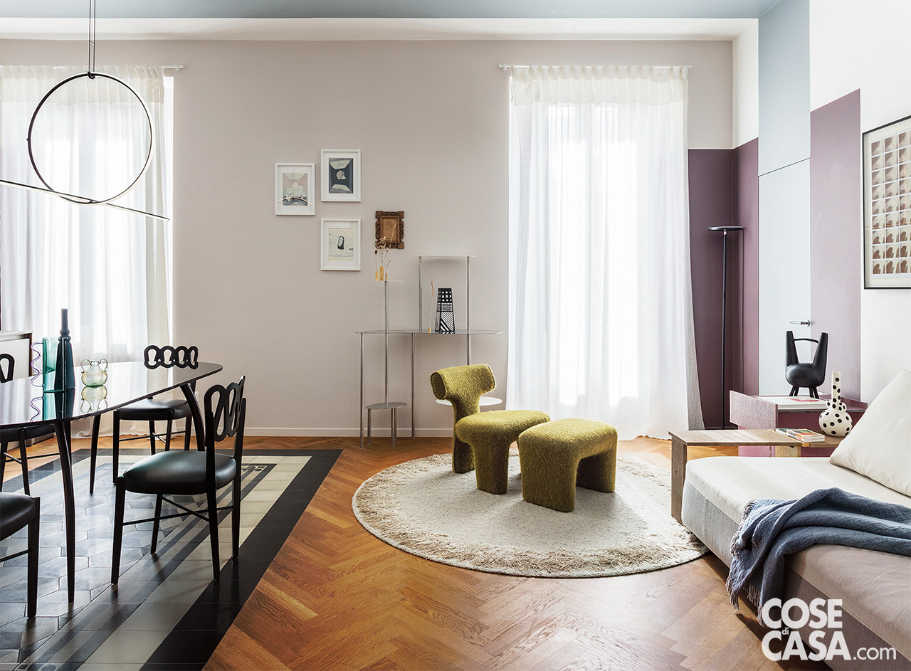 soggiorno con poltrona e pouf verde acido