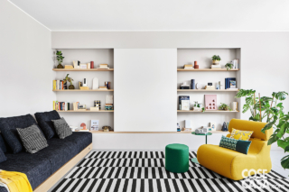 soggiorno con poltrona gialla