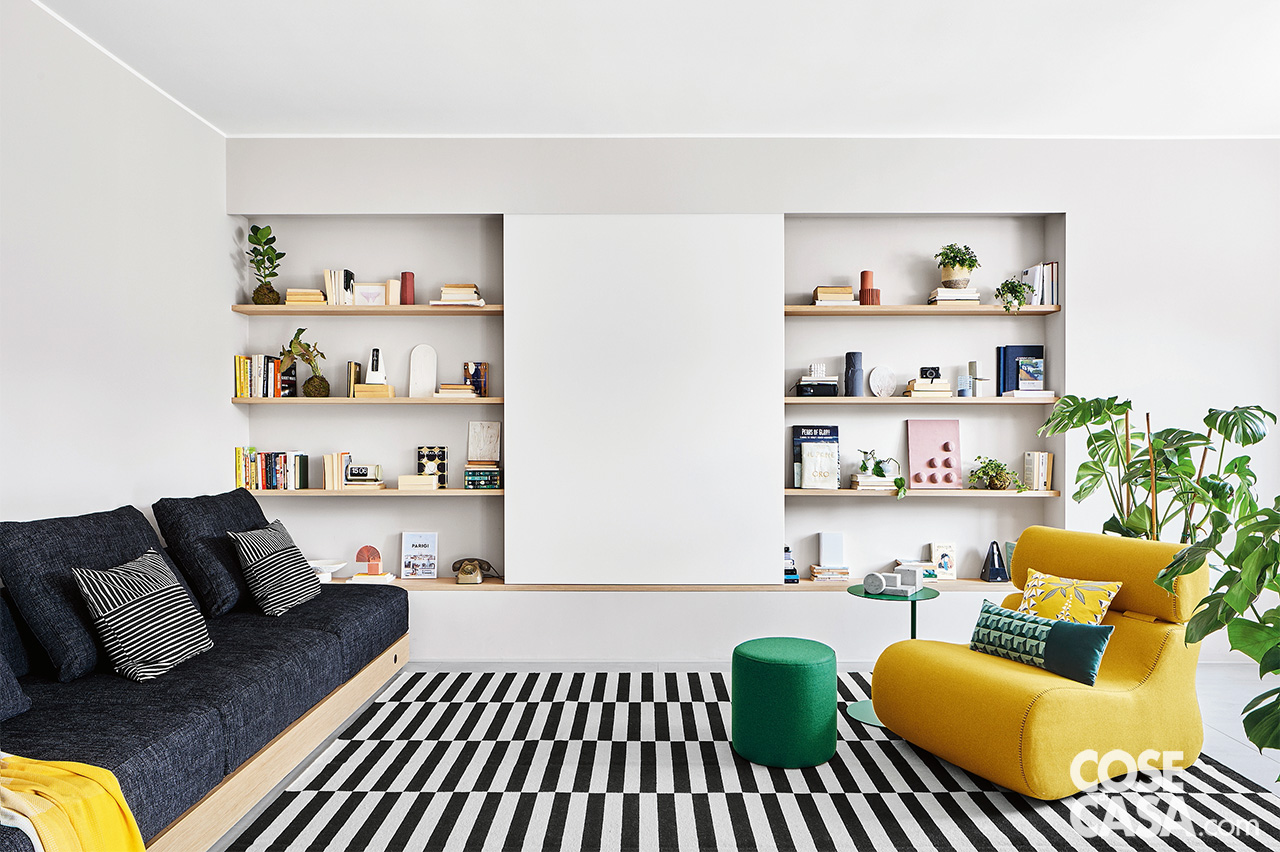 soggiorno con poltrona gialla