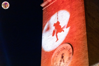 Ogni giorno vi è anche la discesa della Befana dalla Torre Campanaria di Urbania con video mapping architetturale in doppia proiezione.