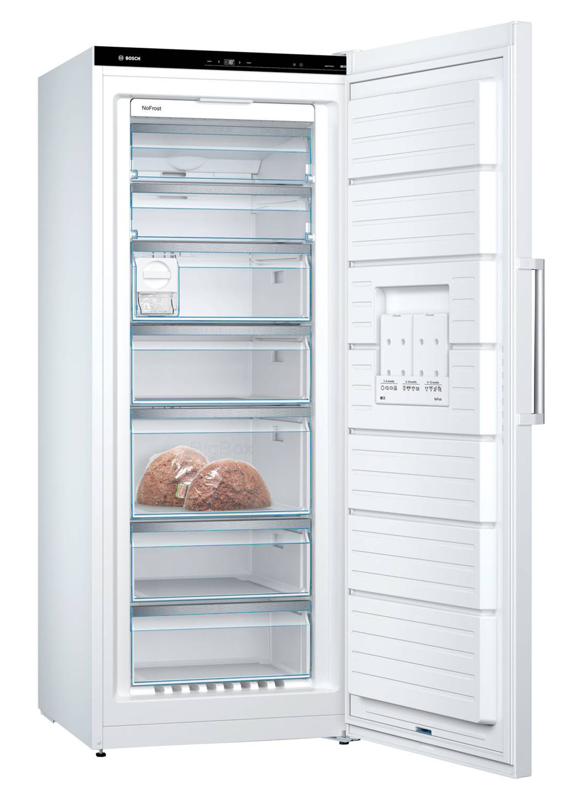 No Frost, il congelatore Serie 6 GSN54AWDV di Bosch è dotato di Freezer Vario Zone: ripiani e cassetti possono essere rimossi per conservare cibi di grandi dimensioni. Da 328 litri, in classe D, ha sistema multiplo di allarme con funzione memoryAlert e segnale acustico. Dotato di IceTwister per avere cubetti di ghiaccio sempre disponibili, ha autonomia in caso di blackout di 25 ore. Misura L 70 x P 78 x H 176 cm. Prezzo 1.379 euro. www.bosch-home.com/it