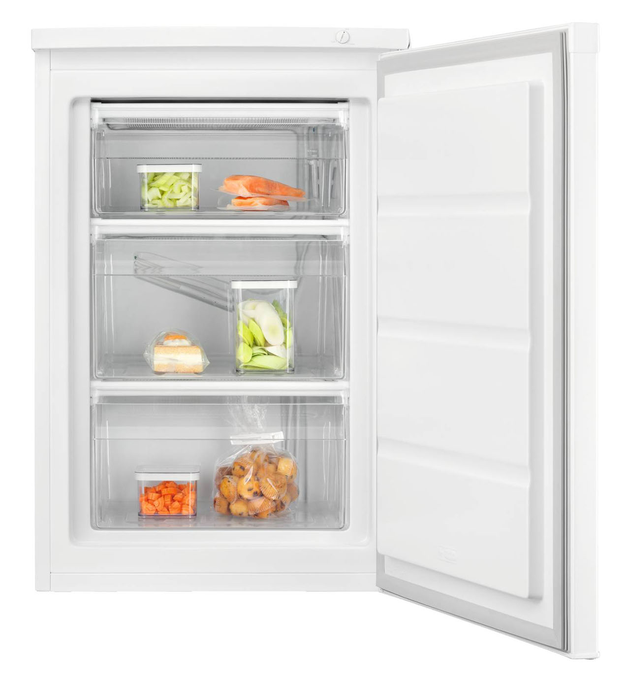 Il sottotavolo Serie 600 LYB1AE8W0 di Electrolux, in classe energetica E, ha sistema integrato LowFrost 600, in cui l'accumulo di ghiaccio è mantenuto sotto controllo, riducendo significativamente la frequenza di sbrinamento necessaria. Nonostante l'altezza contenuta, il sistema OptiSpace offre un'organizzazione flessibile dello spazio interno: ha capacità di 85 litri, con 3 cassetti che possono essere facilmente rimossi per fare spazio a oggetti di grandi dimensioni. Garantisce una capacità di congelamento di 4,2 kg/24 h e un tempo di risalita della temperatura di 15 ore. Misura L 56 x P 57,5 x H 85 cm Prezzo 549,99 euro. www.electrolux.it