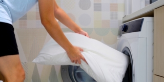 Lavare cuscini a mano e in lavatrice Lavare cuscini a mano e in lavatrice