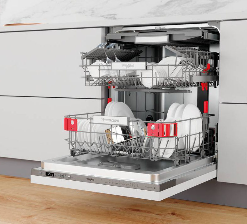 In classe energetica B, la lavastoviglie ad incasso WIO 3O540 PELG di Whirlpool ha sensori intelligenti 6° senso che rilevano il livello di sporco e adattano i parametri del lavaggio, riducendo il consumo di acqua. Per 14 coperti, è dotata di un indicatore luminoso che segnala la fine del ciclo di lavaggio e il cestello superiore rimovibile consente inoltre di avere un interno flessibile e personalizzabile, facilitando l'inserimento di pentole e padelle più grandi quando necessario. Misura L 60 x P 55,5 x H 82 cm. Prezzo da rivenditore. www.whirlpool.it