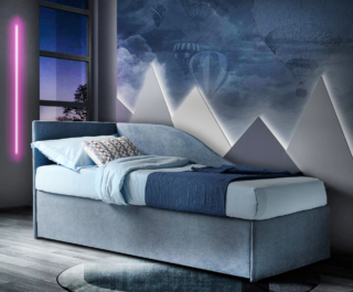 Permette di ottimizzare al meglio lo spazio il Sommier Link di Artigiana Letti che può essere configurato in base alle diverse esigenze: con una seconda rete estraibile per accogliere gli ospiti oppure con un box contenitore o con due ampi cassettoni che permettono di sfruttare ogni centimetro. È completamente sfoderabile per facilitare le operazioni di pulizia. Misura L 88 x P 197 x H 85 cm. Prezzo a partire da 770 euro. https://www.artigianaletti.it Permette di ottimizzare al meglio lo spazio il Sommier Link di Artigiana Letti che può essere configurato in base alle diverse esigenze: con una seconda rete estraibile per accogliere gli ospiti oppure con un box contenitore o con due ampi cassettoni che permettono di sfruttare ogni centimetro. È completamente sfoderabile per facilitare le operazioni di pulizia. Misura L 88 x P 197 x H 85 cm. Prezzo a partire da 770 euro. https://www.artigianaletti.it