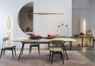 Fa parte della collezione Stonehenge di Roche Bobois il tavolo da pranzo che ha il piano in ceramica fibrosa, che riprende le scenografiche venature del marmo, e le eleganti gambe realizzate in fusione di alluminio laccato antracite opaca. Misura L 200 x P 100 x H 76 cm. Prezzo 4.860 euro. https://www.roche-bobois.com Fa parte della collezione Stonehenge di Roche Bobois il tavolo da pranzo che ha il piano in ceramica fibrosa, che riprende le scenografiche venature del marmo, e le eleganti gambe realizzate in fusione di alluminio laccato antracite opaca. Misura L 200 x P 100 x H 76 cm. Prezzo 4.860 euro. https://www.roche-bobois.com