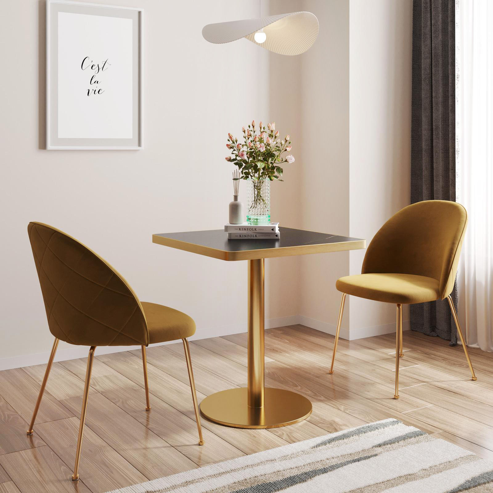 Ha il piano quadrato il tavolo da bistrot Caio Deluxe di Deghi che è composto da un piano in pietra sinterizzata nero effetto marmo e da un sostegno centrale in acciaio spazzolato nella finitura oro. Il top è estremamente resistente e adatto all'uso quotidiano. Misura L 70 x P 70 x H 75,5 cm. Prezzo 197 euro. https://www.deghi.it Ha il piano quadrato il tavolo da bistrot Caio Deluxe di Deghi che è composto da un piano in pietra sinterizzata nero effetto marmo e da un sostegno centrale in acciaio spazzolato nella finitura oro. Il top è estremamente resistente e adatto all'uso quotidiano. Misura L 70 x P 70 x H 75,5 cm. Prezzo 197 euro. https://www.deghi.it