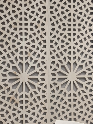 Pannellature in Corian (spessore 12mm), decorate e personalizzabili, adatte anche per facciate outdoor. Di Linea Pannelli Pannellature in Corian (spessore 12mm), decorate e personalizzabili, adatte anche per facciate outdoor. Di Linea Pannelli