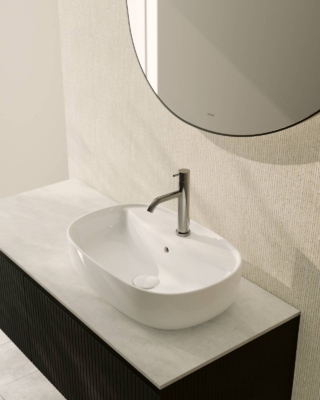 Lavabo 56x38 h14 cm. Installazione da appoggio.