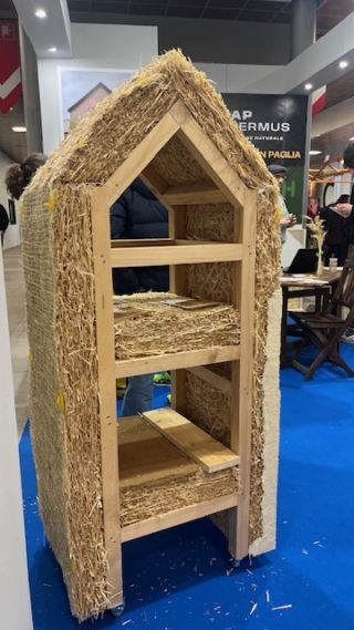 Pannelli termoisolanti in paglia di EAP Thermus. Pannelli termoisolanti in paglia di EAP Thermus.