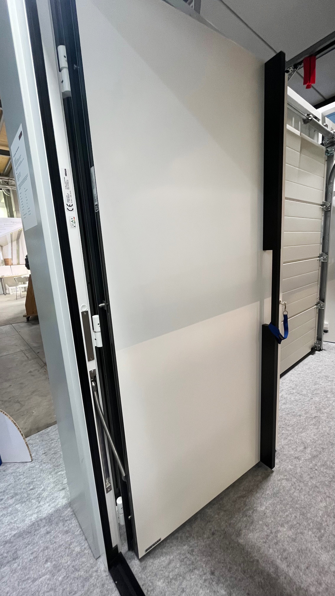 Hörmann presenta la porta per ingresso ThermoSafe Hybrid a super tenuta termica (fino a 0,87 W/m2. K).
