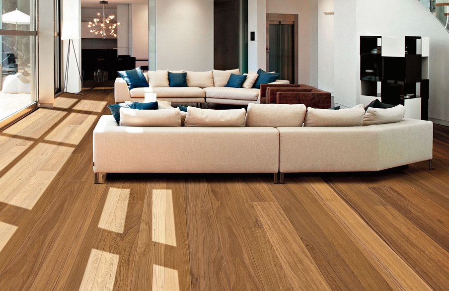 Antico Asolo 3 strati Natura, Teak Burma Select Spazzolato Verniciato
di CP Parquet è un prefinito disponibile a 2 o 3 strati e certificato TÜV PROFiCERT-Product Interior, con vernice igienizzante antibatterica.
Prezzo su richiesta. www.cpparquet.it