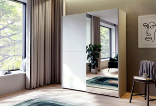 Una comoda anta scorrevole a specchio per l'armadio Slide di Conforama che ha la struttura realizzata in nobilitato bianco. Le dimensioni contenute e le ante scorrevoli consentono di ottimizzare al meglio lo spazio. Misura L 150 x P 61 x H 190 cm. Prezzo 349 euro. https://www.conforama.it Una comoda anta scorrevole a specchio per l'armadio Slide di Conforama che ha la struttura realizzata in nobilitato bianco. Le dimensioni contenute e le ante scorrevoli consentono di ottimizzare al meglio lo spazio. Misura L 150 x P 61 x H 190 cm. Prezzo 349 euro. https://www.conforama.it