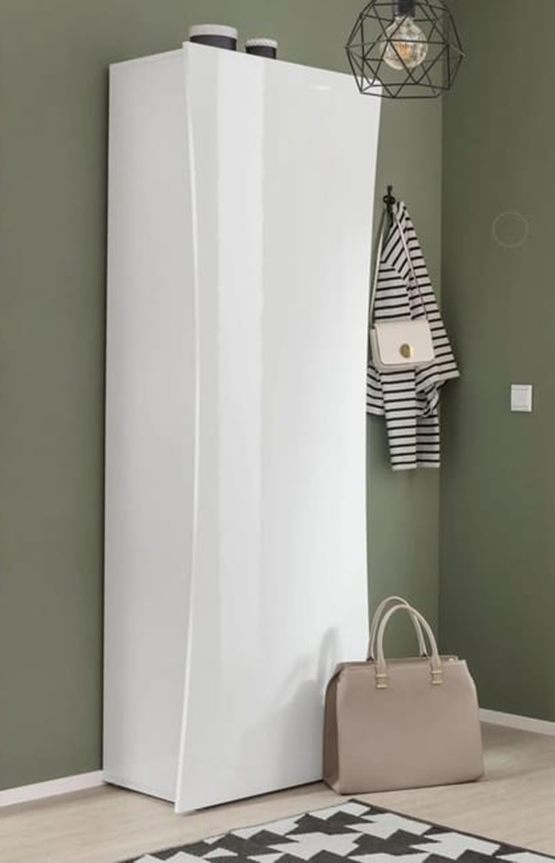 Il piccolo armadio a colonna Arco (Ref. 89266370) in vendita da Leroy Merlin è caratterizzato da una struttura e un'anta sagomata in melaminico laccato bianco lucido. Le dimensioni contenute permettono di collocarlo anche in un ingresso. Internamente è dotato di una mensola e di un'asta appendiabiti. Misura L 63 x P 40 x H 187,20 cm. Prezzo 212 euro. https://www.leroymerlin.it Il piccolo armadio a colonna Arco (Ref. 89266370) in vendita da Leroy Merlin è caratterizzato da una struttura e un'anta sagomata in melaminico laccato bianco lucido. Le dimensioni contenute permettono di collocarlo anche in un ingresso. Internamente è dotato di una mensola e di un'asta appendiabiti. Misura L 63 x P 40 x H 187,20 cm. Prezzo 212 euro. https://www.leroymerlin.it