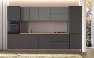 Abbina due tonalità diverse di grigio la cucina lineare Iris Plus di Conforama che è caratterizzata da ante lisce in melaminico con chiusura ammortizzata. Misura L 360 x P 60 x H 216 cm. Prezzo 2.599 euro (inclusi tre elettrodomestici). https://www.conforama.it