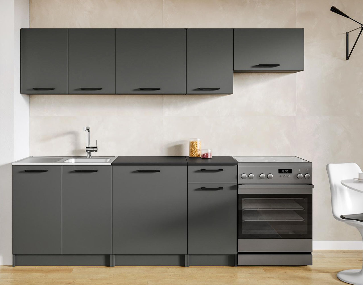 Ha le ante lisce nella colorazione Grafite Opaco la cucina lineare Mafalda di Deghi: è composta da una serie di elementi coordinati. Il top nero completa la composizione. Misura L 240 x P 60 x H Prezzo 382,99 euro. https://www.deghi.it