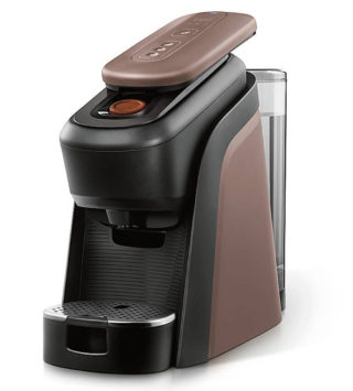 La bevanda si prepara
inserendo una tab 100%
caffè nella macchina Tablì
di Lavazza e richiudendo lo slider. Le tab sono disponibili nelle miscele Qualità Oro, Espresso Classico, Espresso Intenso e Decaf. Tre sono
le diverse preparazioni erogate: ristretto, espresso ed espresso lungo. La macchina, con 96 tab, costa 249,99 euro. www.lavazza.it