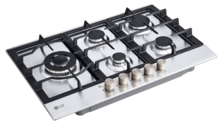 Da 75 cm, il piano in acciaio inox CBGZ3016S di Lg ha 5 bruciatori di cui uno a tripla corona da 4 kW, griglie in ghisa antiribaltamento lavabili e sistema di accensione a pressione. Le manopole in alluminio dorato hanno un sistema di erogazione del gas ad alta precisione, che permette di avere pieno controllo di ogni bruciatore. Prezzo 349 euro. www.lg.com