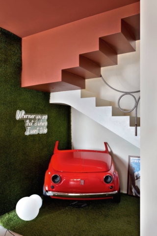 Un angolo divertente davanti all’ingresso aperto sulla zona giorno