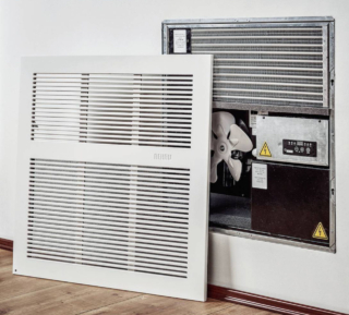 La gamma di deumidificatori a condensazione
di REHAU, a parete e soffitto, assicura un clima bilanciato ed è studiata per integrarsi ai sistemi di raffrescamento radiante. La griglia di copertura è in Mdf laccato. Da 2.190 euro + Iva. www.rehau.com