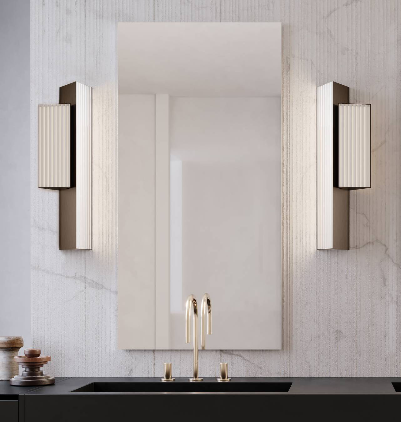 Le lampade a parete Stick ap Double di Contardi Lighting sono caratterizzate da un modulo triangolare e abbinano un diffusore in vetro cannettato a una struttura metallica disponibile nelle finiture satinate bronzo-nickel e nickel dorato. Sono disponibili in due formati, small e medium. Codice IP44. Misura L 19,6 x P 11,6 x H 60 cm. Prezzo 1.830 euro cad. https://contardi-italia.it Le lampade a parete Stick ap Double di Contardi Lighting sono caratterizzate da un modulo triangolare e abbinano un diffusore in vetro cannettato a una struttura metallica disponibile nelle finiture satinate bronzo-nickel e nickel dorato. Sono disponibili in due formati, small e medium. Codice IP44. Misura L 19,6 x P 11,6 x H 60 cm. Prezzo 1.830 euro cad. https://contardi-italia.it