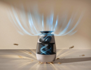 Il purificatore d'aria per animali AP10 di Dreame cattura il pelo degli animali domestici con un'efficienza del 99,9%. Ha CADR delle particelle di 430 mc/h e CADR della formaldeide di 200 mc/h e funziona con tecnologia di purificazione a cinque stadi che comprende la luce UVC per disinfettare virus e batteri comuni. La barra luminosa a LED che cambia colore indica visivamente i livelli di PM2,5 in tempo reale, attivando la modalità di purificazione automatica quando viene rilevato inquinamento. È gestibile da remoto. Misura Ø 37 x H 56 cm. Prezzo 399 euro. www.dreametech.com