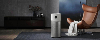 Xiaomi Smart Air Purifier Elite permette di avere 10.000 litri di aria purificata al minuto e grazie al LED UV-C e alla tecnologia al plasma, è in grado di rimuovere efficacemente batteri e virus riducendo gli allergeni trasportati dall’aria all’interno delle abitazioni. Rileva in tempo reale la qualità dell'aria e regola automaticamente la velocità di purificazione. Ha valore di CADR di 600 mc/h. Misura Ø 31 x H 73 cm. Prezzo 269,99 euro. www.mi.com/it