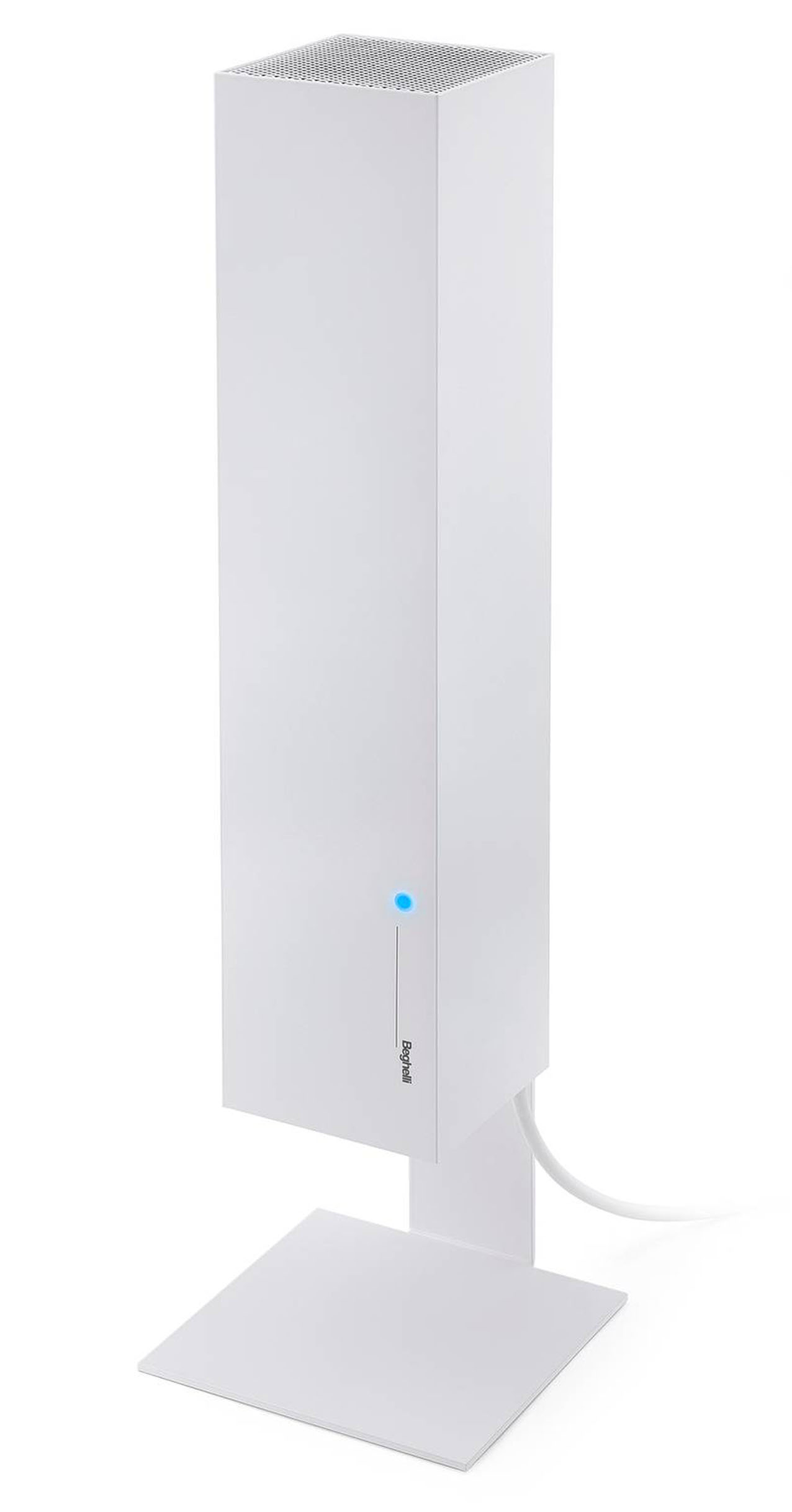 All’interno di SanificaAria 30 di Beghelli, l’aria è aspirata attraverso un sistema di ventole e canalizzata a contatto con la luce ultravioletta, da cui fuoriesce sanificata. La sanificazione può essere quindi continua, 24 ore al giorno, anche mentre le persone sono presenti nell’ambiente. Idoneo per trattare ambienti di dimensioni fino a 50 mq, abbatte fino al 99,9% di virus e batteri. Misura L 10 x P 10 x H 58 cm. Prezzo 99 euro. www.beghelli.it