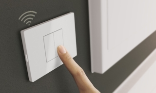 System Pura di Gewiss anche per la Smart Home. www.gewiss.com