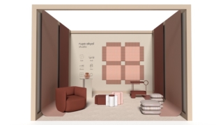 La collezione Tracing Forward di Ruya Akyol Studio amplia il proprio universo progettuale con nuovi prodotti e l’evoluzione di elementi esistenti, in un equilibrio continuo tra memoria e cambiamento. Tra i prodotti presenti troviamo: Barcart Giro, poltrona Lale, Vaso Göz, Poltrona Bacione, Tavolini Desen, Puof Sedi, Tappeto Nazar.
Tracing Forward esplora movimento, adattabilità e relazione, immaginando il futuro come spazio di trasformazione. La collezione riflette un modo di abitare fluido e in continua evoluzione, che accoglie la trasformazione portando avanti il dialogo fondante dello studio tra cultura e design contemporaneo. La collezione Tracing Forward di Ruya Akyol Studio amplia il proprio universo progettuale con nuovi prodotti e l’evoluzione di elementi esistenti, in un equilibrio continuo tra memoria e cambiamento. Tra i prodotti presenti troviamo: Barcart Giro, poltrona Lale, Vaso Göz, Poltrona Bacione, Tavolini Desen, Puof Sedi, Tappeto Nazar.
Tracing Forward esplora movimento, adattabilità e relazione, immaginando il futuro come spazio di trasformazione. La collezione riflette un modo di abitare fluido e in continua evoluzione, che accoglie la trasformazione portando avanti il dialogo fondante dello studio tra cultura e design contemporaneo.