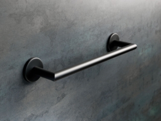 L’asta portasciugamani ME06 della collezione Medea di Stilhaus è in ottone verniciato nero. Si incolla con una colla speciale fornita insieme al prodotto. Misura L 33 x P 7 x H 5 cm. Prezzo, Iva esclusa, 73 euro. www.stilhaus.it