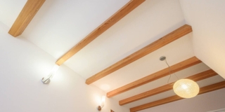 travi di legno del soffitto pulizia