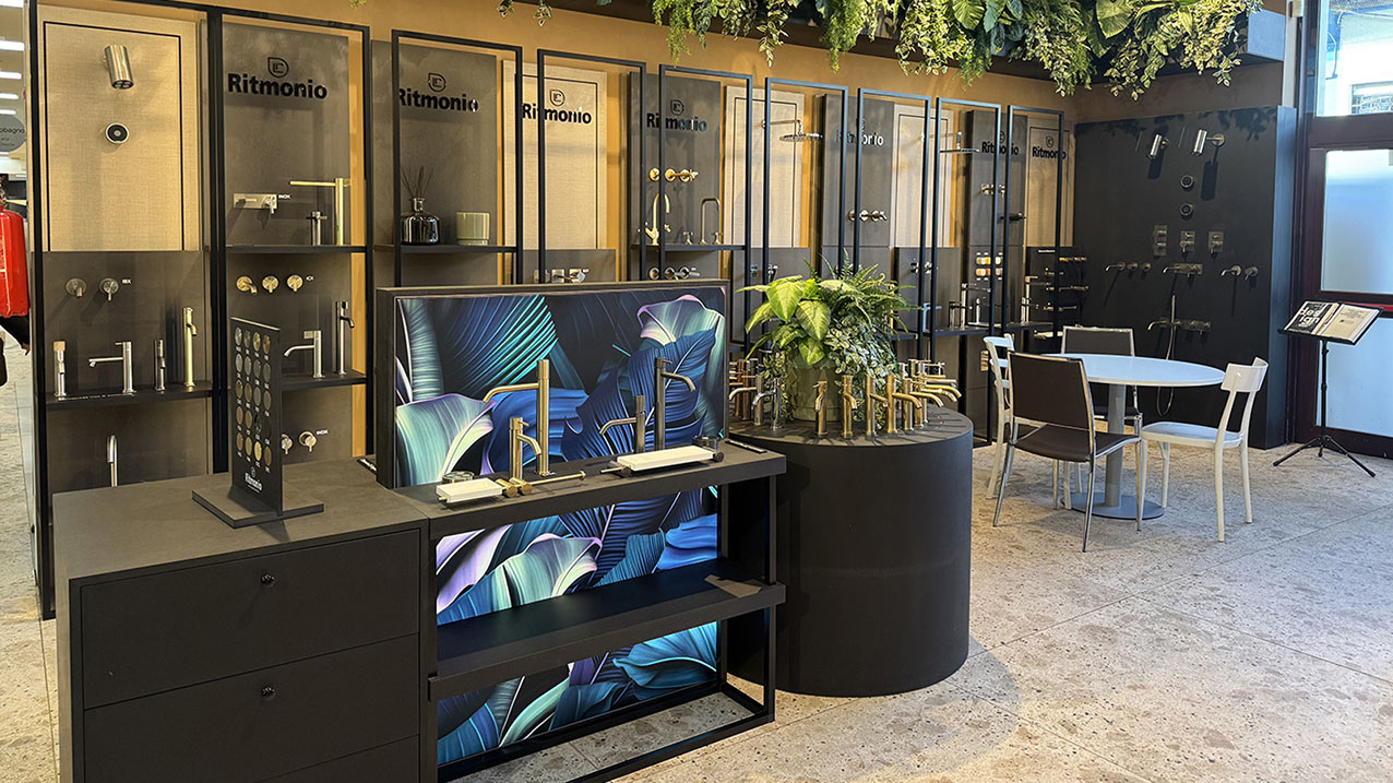 Lo stand dedicato all'arredo bagno: rubinetterie di design, soffioni, miscelatori e accessori in diverse finiture per creare il bagno dei tuoi sogni.