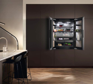 Miele presenta il concept Designed to Move with You, che, incentrato sull’interazione intuitiva e sul design emotivamente intelligente, esplora come gli elettrodomestici possano anticipare le esigenze, adattarsi alle abitudini ed evolversi con la vita quotidiana. Al centro della presentazione vi è una selezione di prodotti dotati di nuove funzionalità smart home. Tra le novità, il capiente frigorifero MasterCool III con interno realizzato interamente in acciaio inossidabile spazzolato e dotato di tecnologia Push2open senza maniglie, di ripiani a prova di fuoriuscite che trattengono in modo affidabile i liquidi versati e ha un sistema di filtraggio degli odori e di fotocamere integrate per una perfetta panoramica del contenuto del vano frigorifero. www.miele.it
FTK 		Pad.04 Stand C07 D14